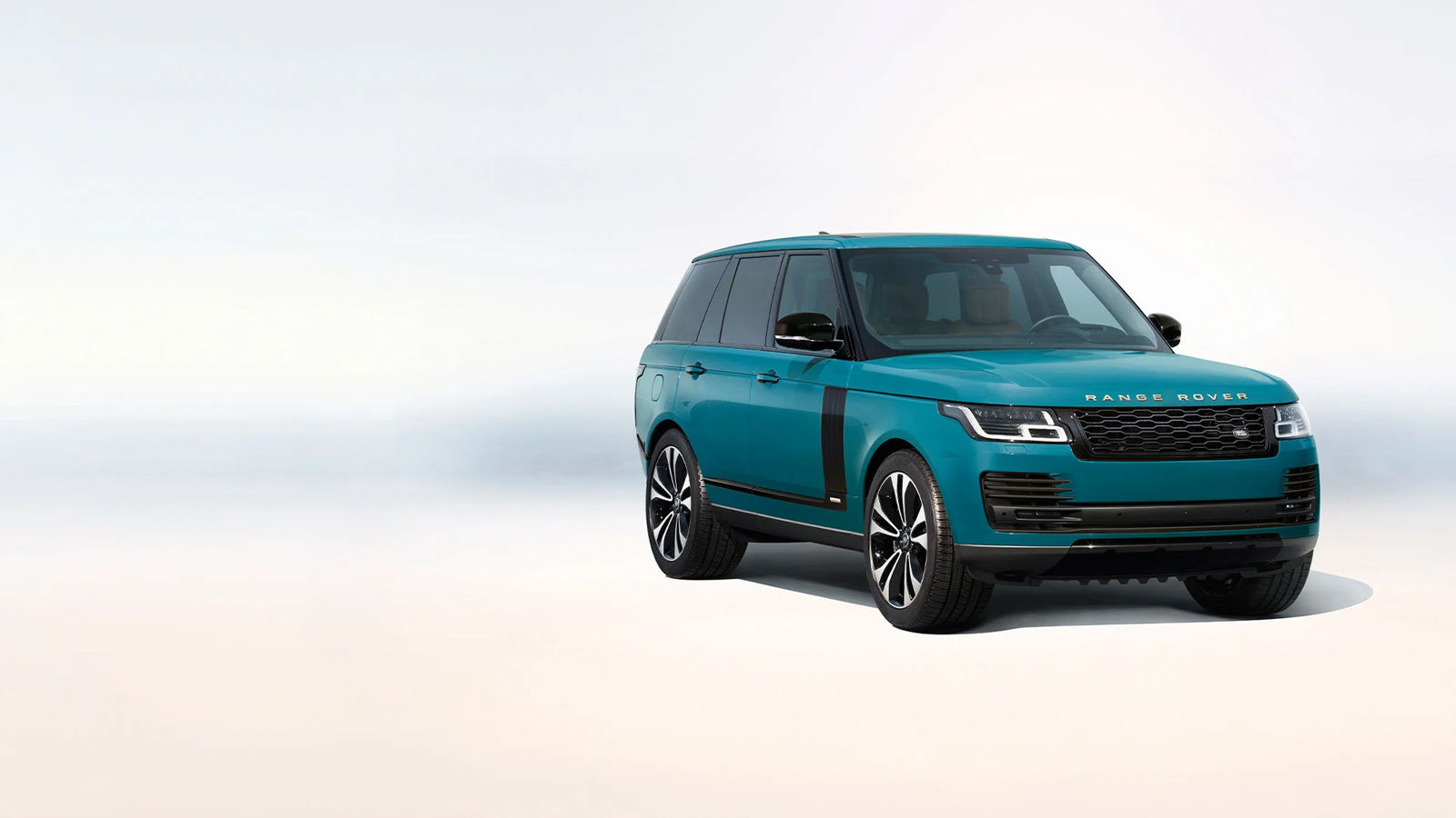 Range Rover Qatar Service Center  : An Extensive Range Of Land Rover Accessories Are Available Per Nameplate To Compliment Your Vehicle Styling Or Your Lifestyle, From Alloy Wheels To.