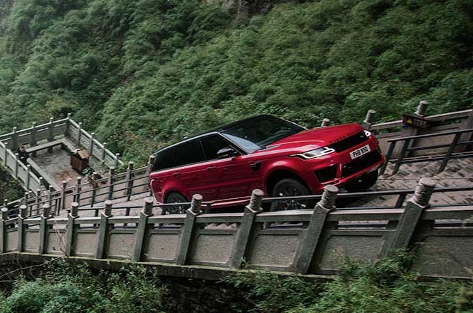 RANGE ROVER SPORT SVR: สยบเส้นทางเทียนเหมิน