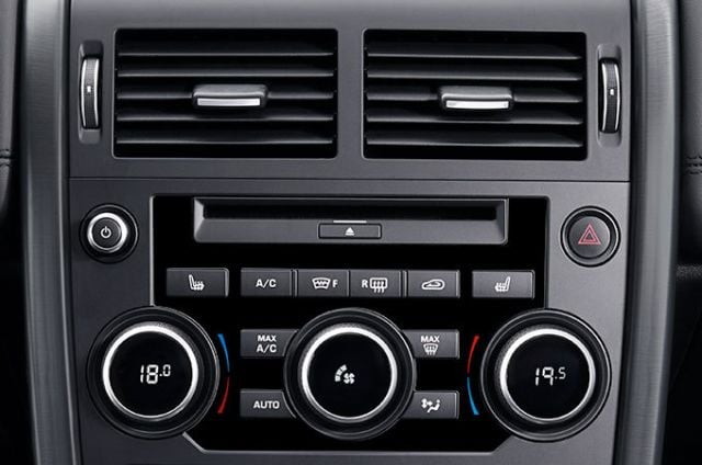 ACABADO INTERIOR EN DARK SATIN BRUSHED ALUMINIUM