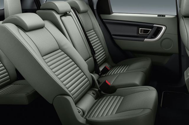 SEGUNDA FILA DE ASIENTOS ABATIBLES 60:40, DESLIZANTES Y RECLINABLES