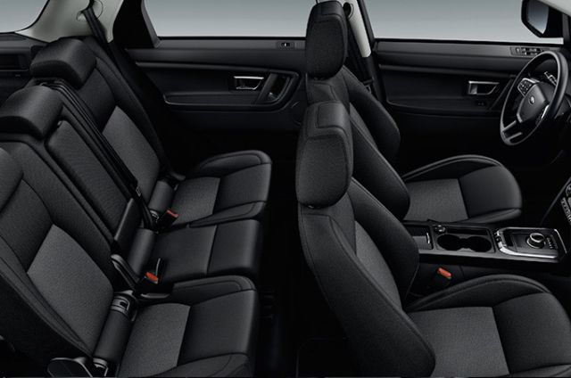 مقاعد أمامية يمكن ضبطها يدويًا في 6 أوضاع