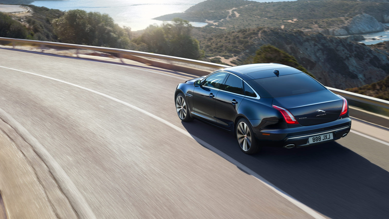 ميزات Xj الخارجية جاكوار السعودية