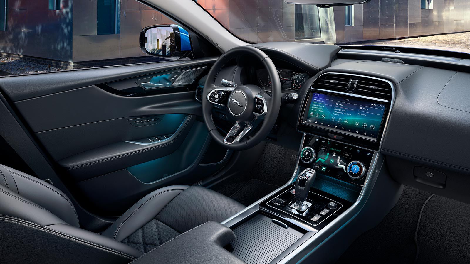 Jaguar XE Interior Sedán deportiva con un magnífico interior