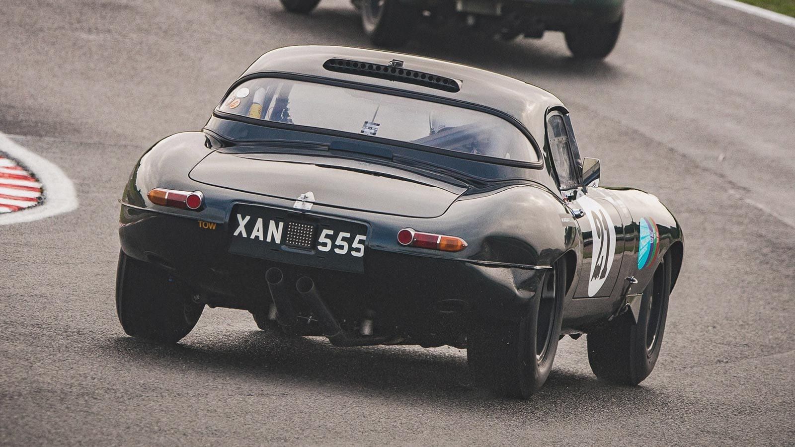 Jaguar история бренда