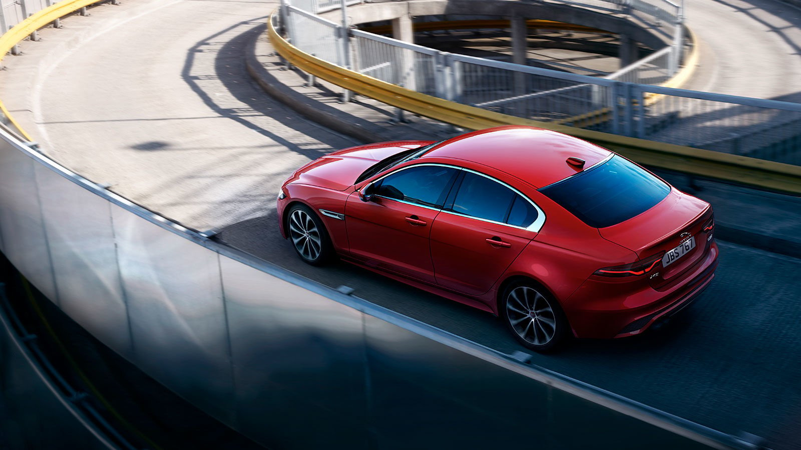 Jaguar xe длина