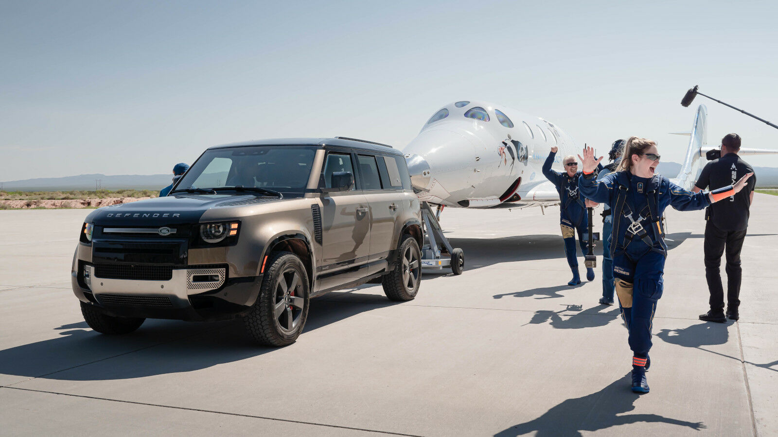 ABOVE AND BEYOND LAND ROVER SUPPORTS VIRGIN GALACTIC’S FIRST FULLY CREWED SPACE FLIGHT Land