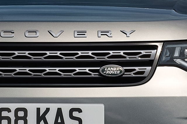  شبكة أمامية بلون أطلسي غامق مع إطار محيط بلون أسود نارفيك