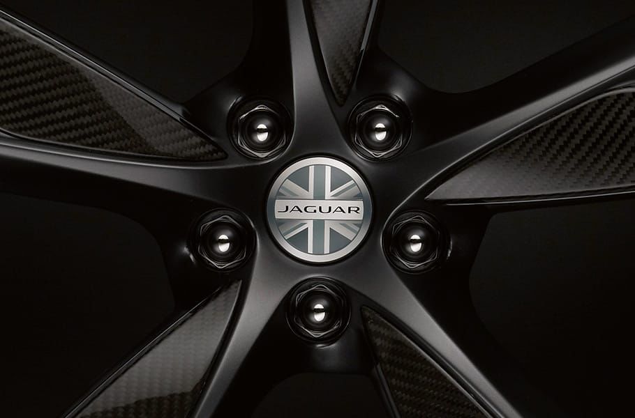 PERSONALISE YOUR F-TYPE