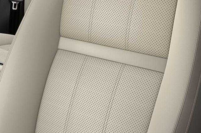 PERFORATED GRAINED LEATHER SEATS WITH DRIVER MEMORY