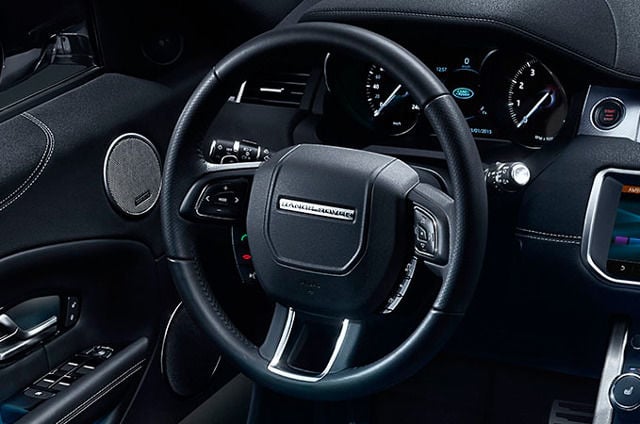 SPORTY STEERING WHEEL