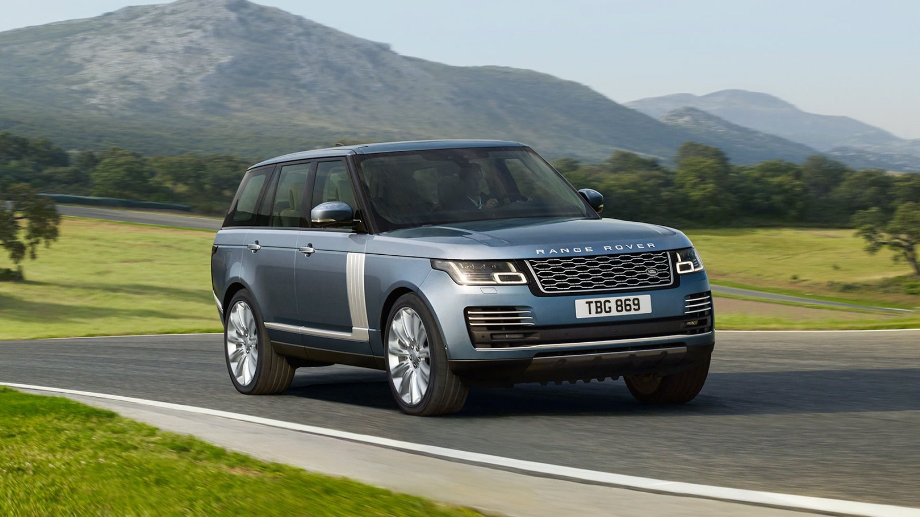 Land Rover 4x4 Cars & Luxury SUV | Land Rover KSA