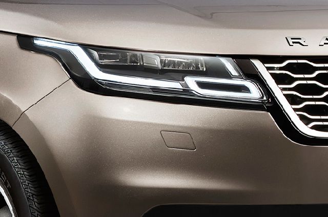 LED HEADLIGHTS WITH SIGNATURE DAYTIME RUNNING LIGHTS