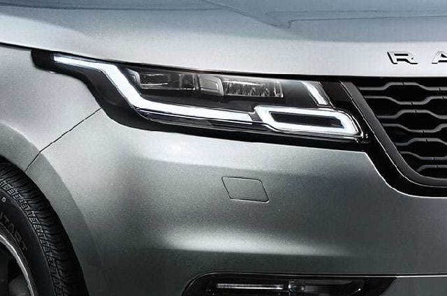 PREMIUM LED HEADLIGHTS WITH SIGNATURE DAYTIME RUNNING LIGHTS