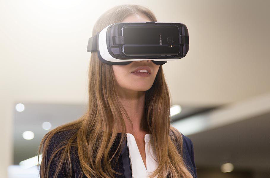 NEW E‑PACE VR EXPERIENCE